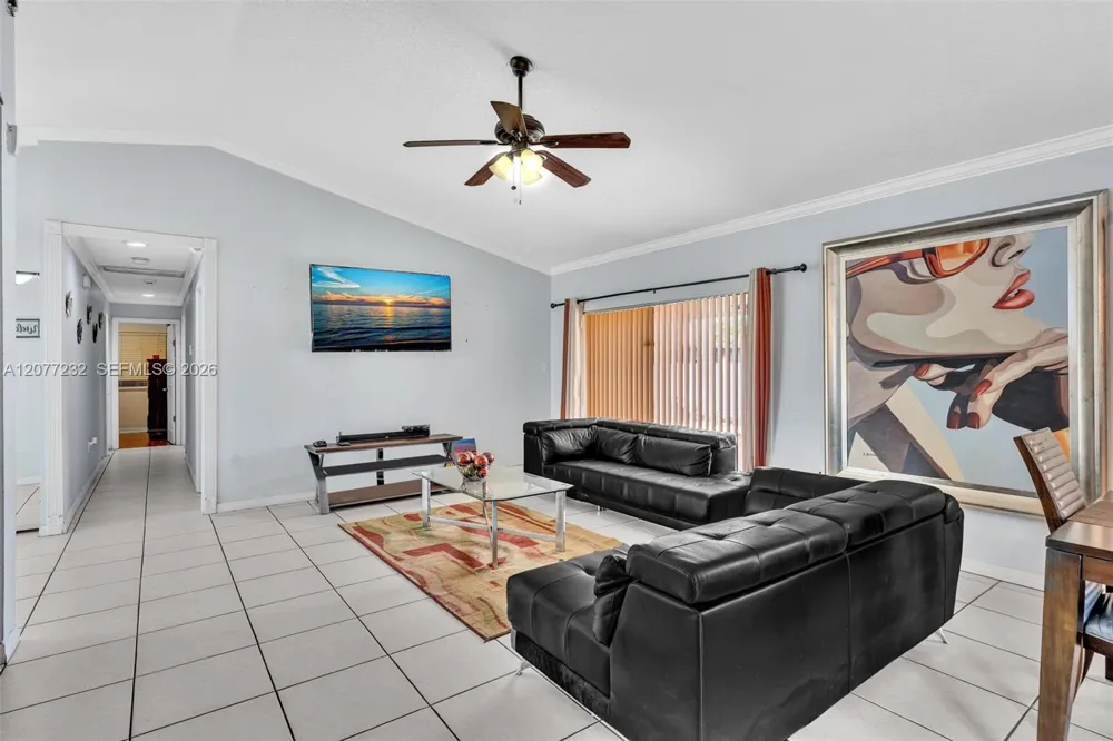 741 SW 100th Ter Pembroke Pines, FL 33025