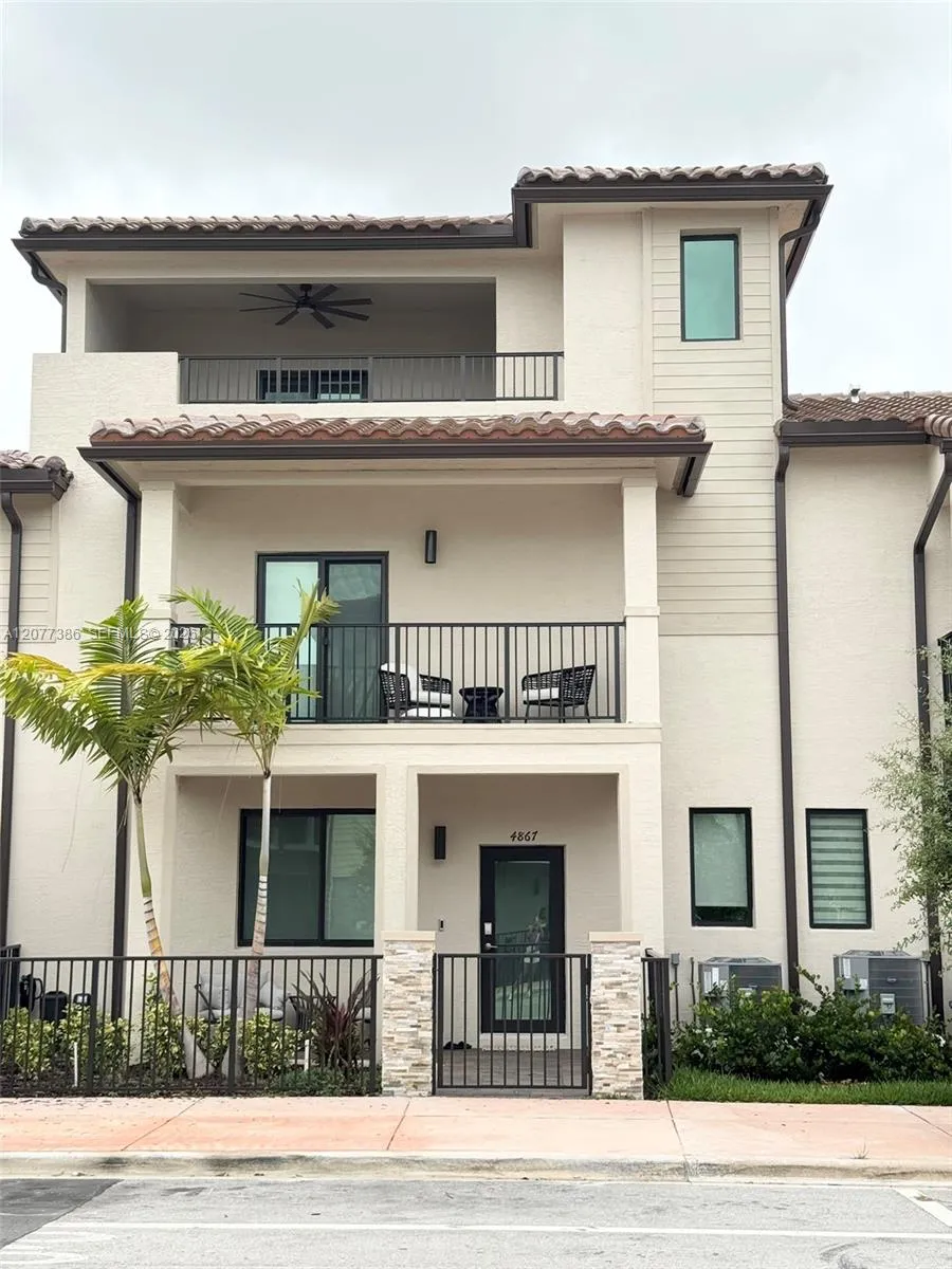 4867 NW 84th Ave Doral, FL 33166