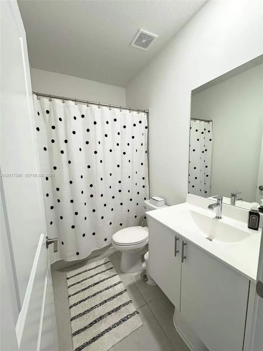 4867 NW 84th Ave Doral, FL 33166