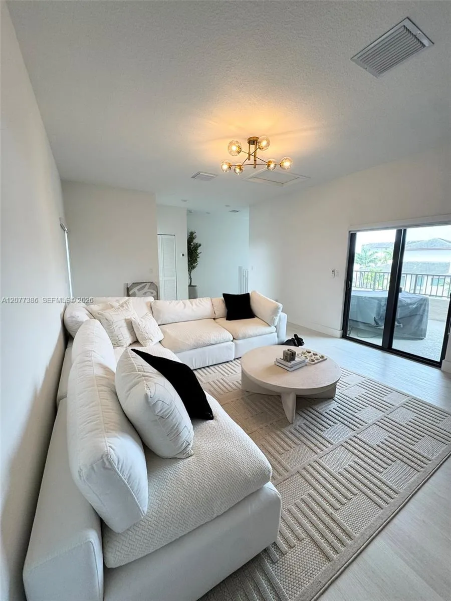 4867 NW 84th Ave Doral, FL 33166