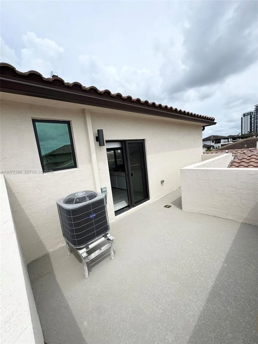 4867 NW 84th Ave Doral, FL 33166