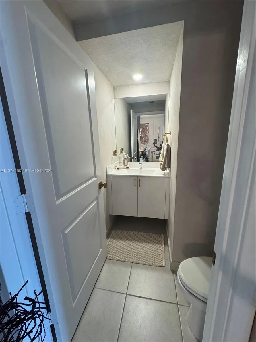 4867 NW 84th Ave Doral, FL 33166