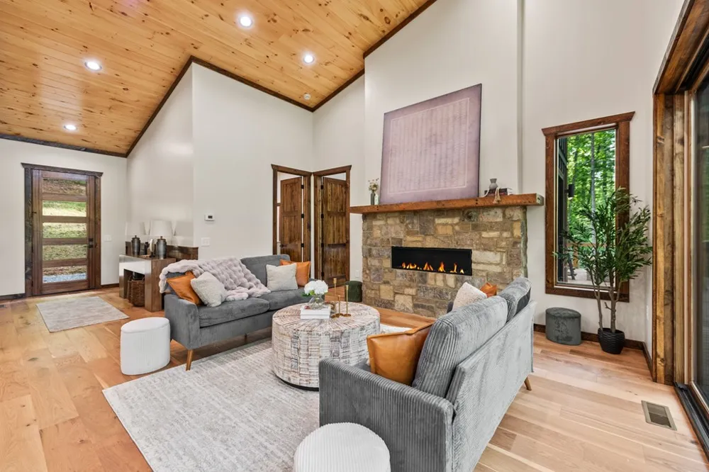 42 Rolling Rapids Blue Ridge, GA 30513