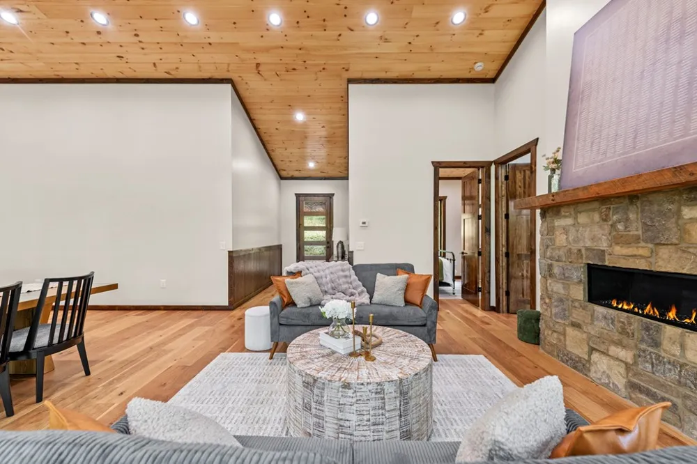 42 Rolling Rapids Blue Ridge, GA 30513