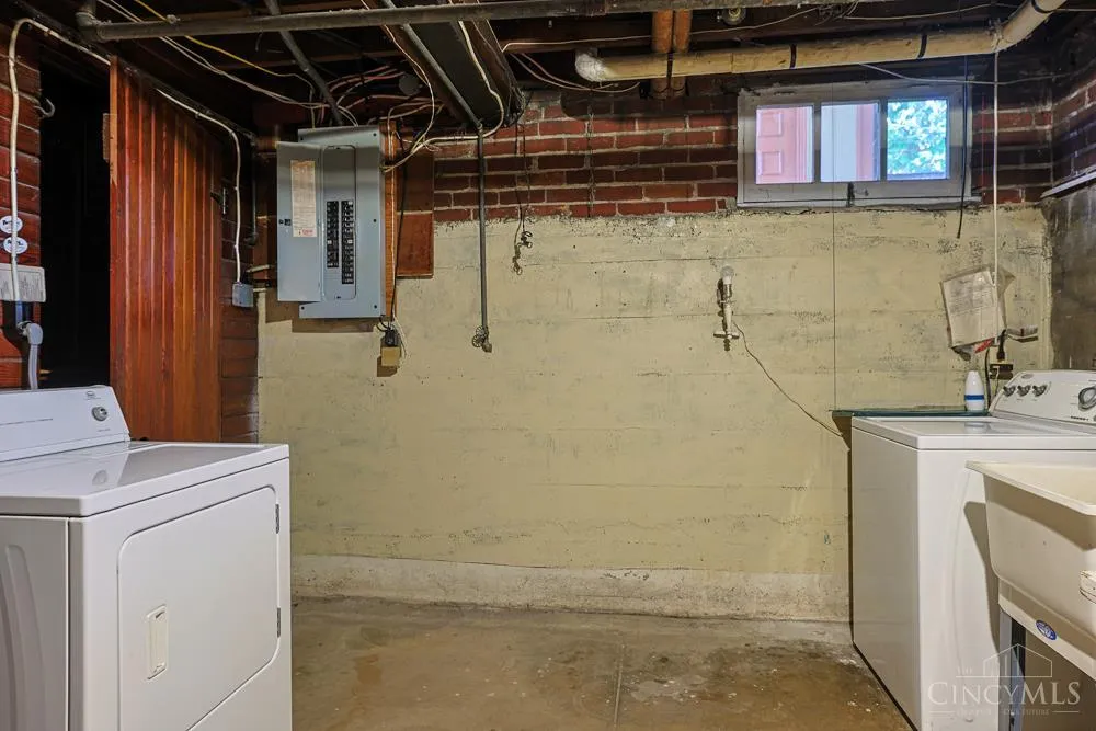 206 W Main Street Tipp City, OH 45371