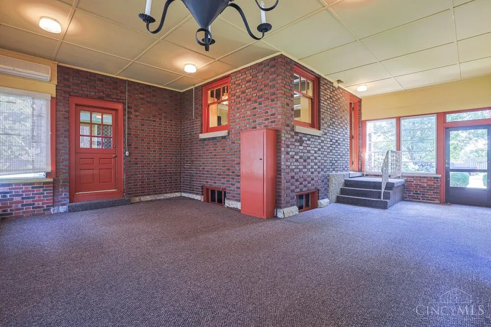 206 W Main Street Tipp City, OH 45371