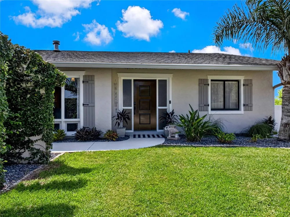22 COTTONTON COURT Palm Coast, FL 32137