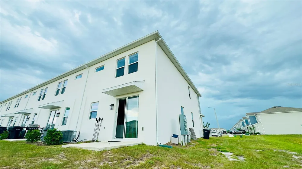 3255 LAURENT LOOP Davenport, FL 33837