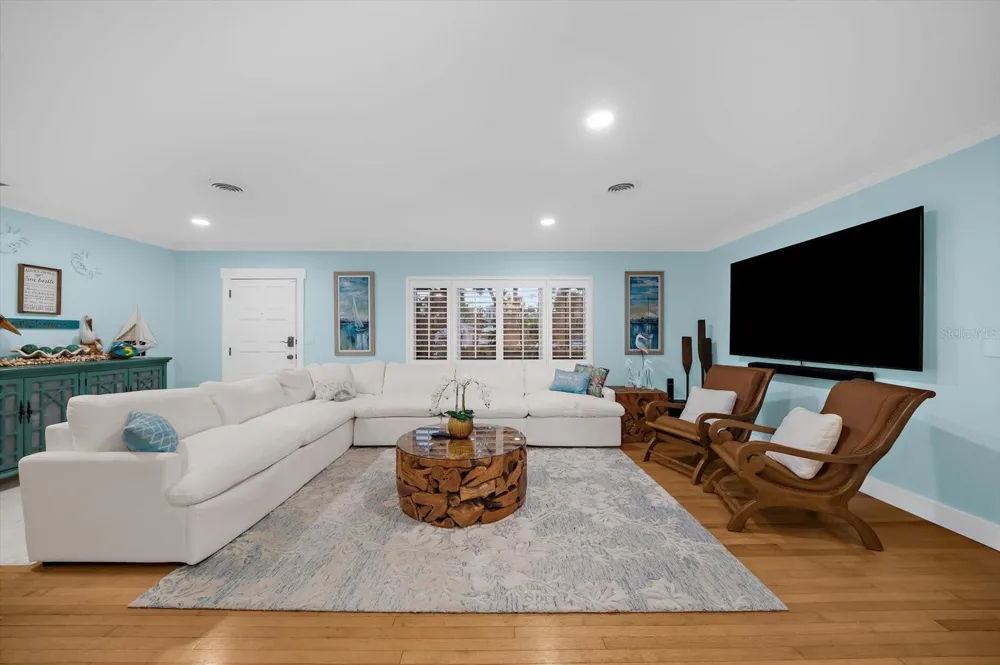 751 MANDALAY AVENUE Clearwater Beach, FL 33767