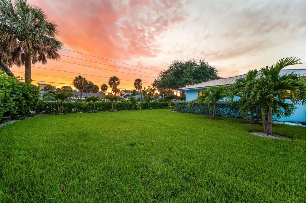 751 MANDALAY AVENUE Clearwater Beach, FL 33767