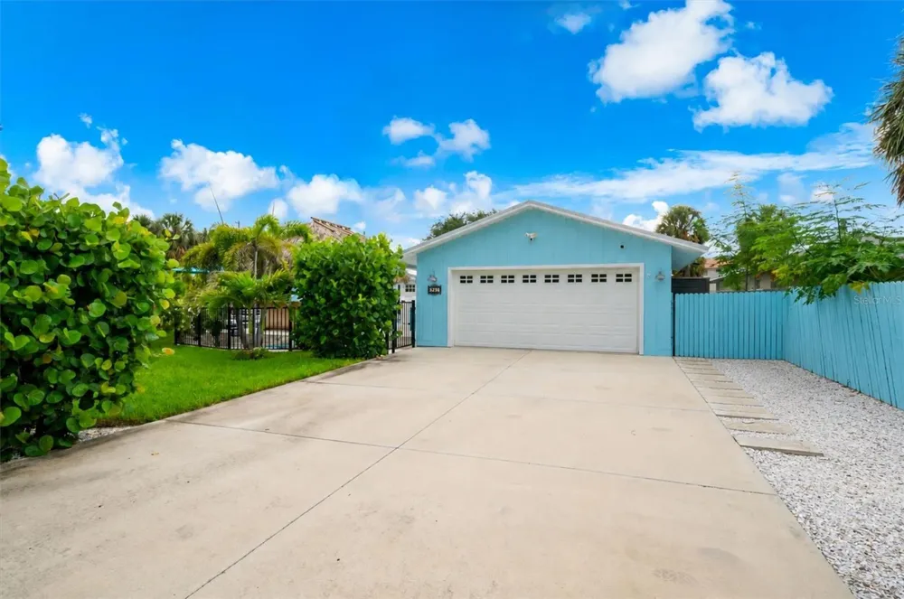 751 MANDALAY AVENUE Clearwater Beach, FL 33767