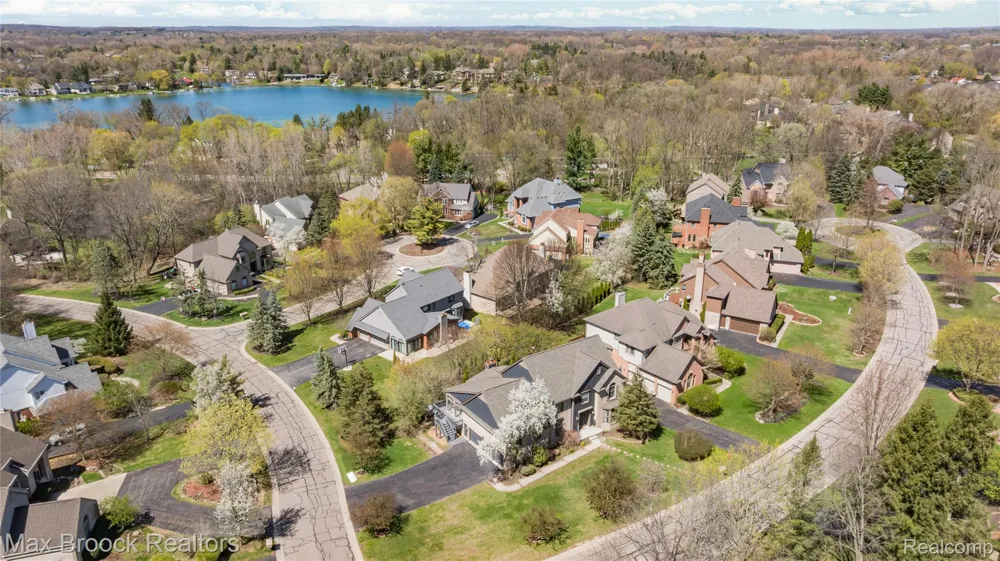 3382 Long Meadow Court West Bloomfield Charter Township, MI 48324