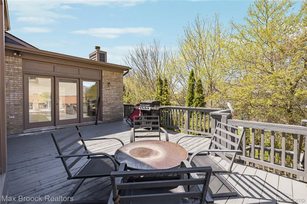 3382 Long Meadow Court West Bloomfield Charter Township, MI 48324