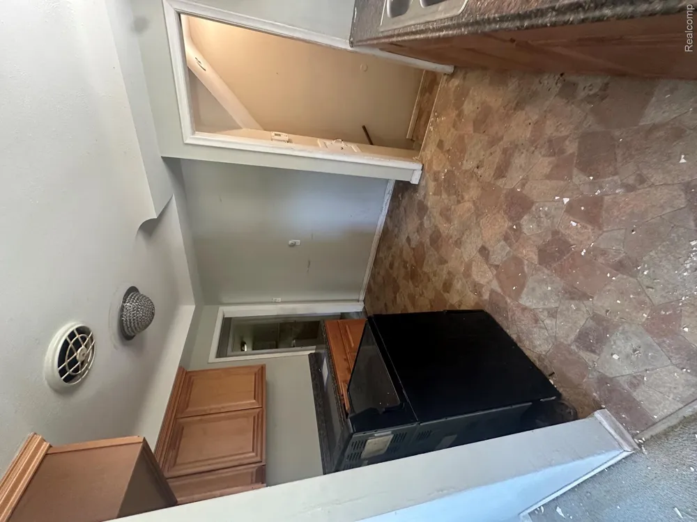 24991 Joy Road Dearborn Heights City, MI 48127