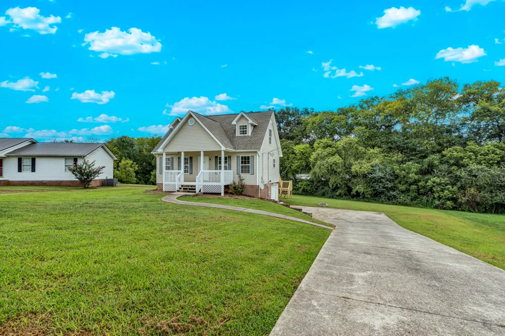 129 Apple Valley Court NE Charleston, TN 37310