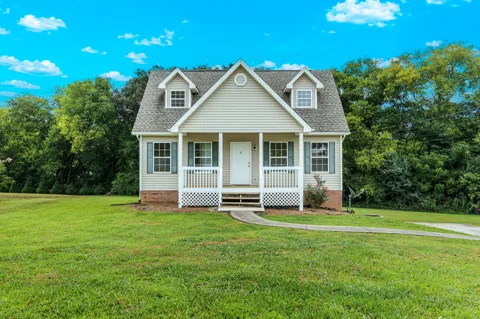 129 Apple Valley Court NE