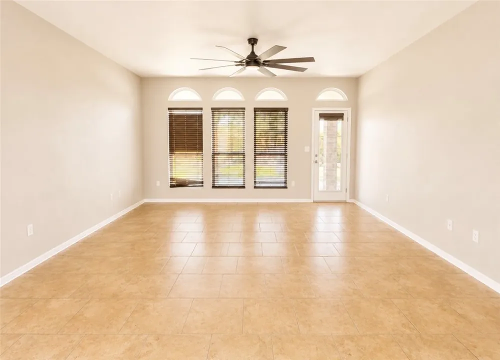 322 Pacific Drive Portland, TX 78374