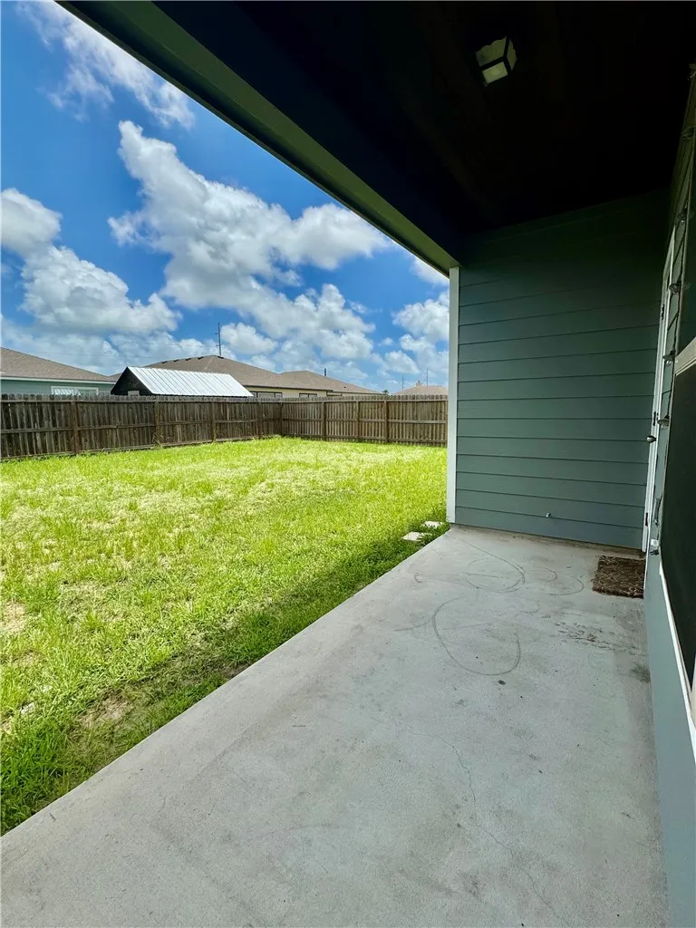 7506 Granite Drive Corpus Christi, TX 78414