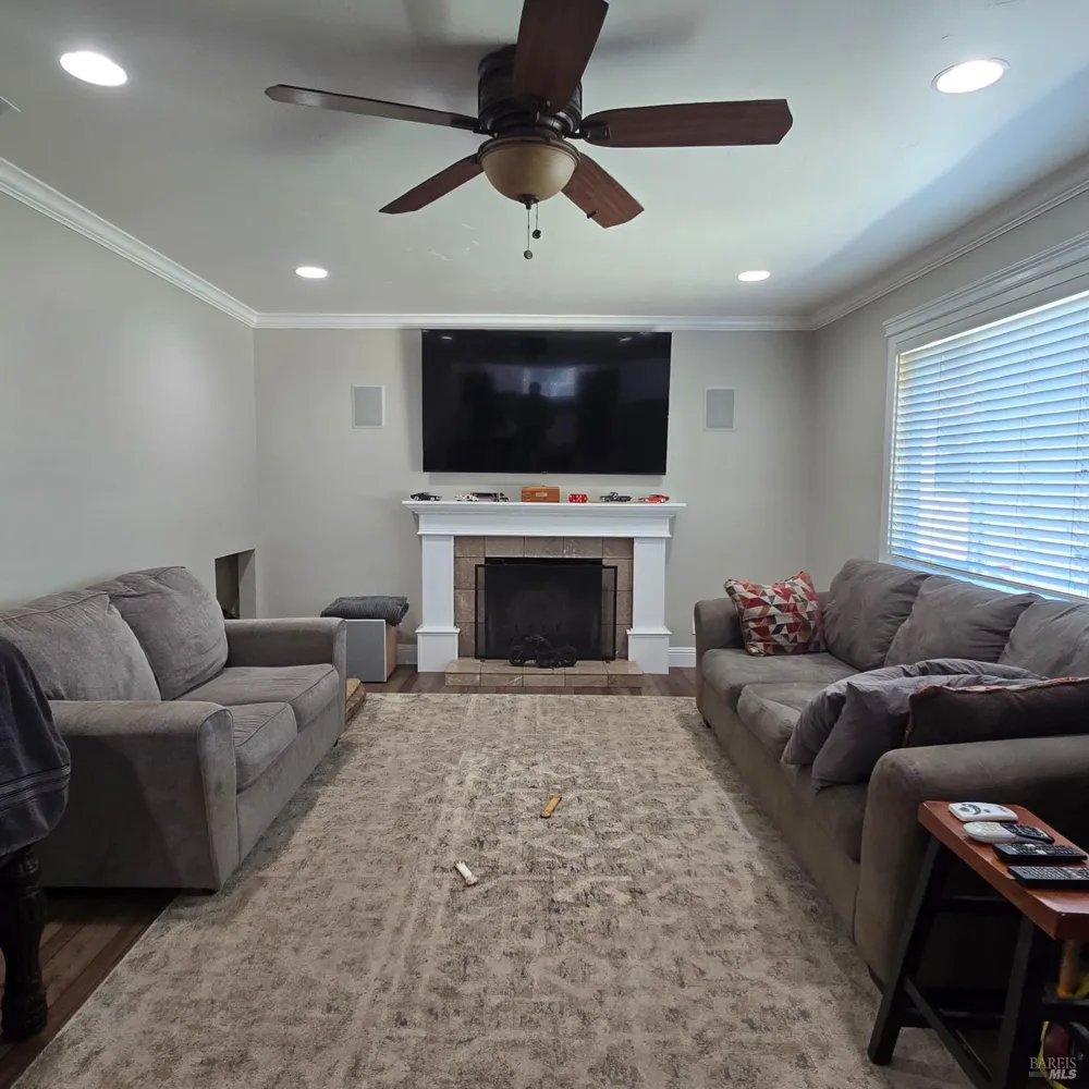 181 Grape Street Vacaville, CA 95688