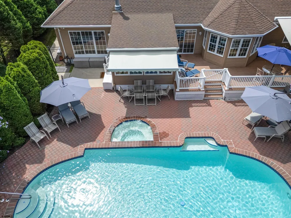 20 Pebble Beach Dr Egg Harbor Township, NJ 08234