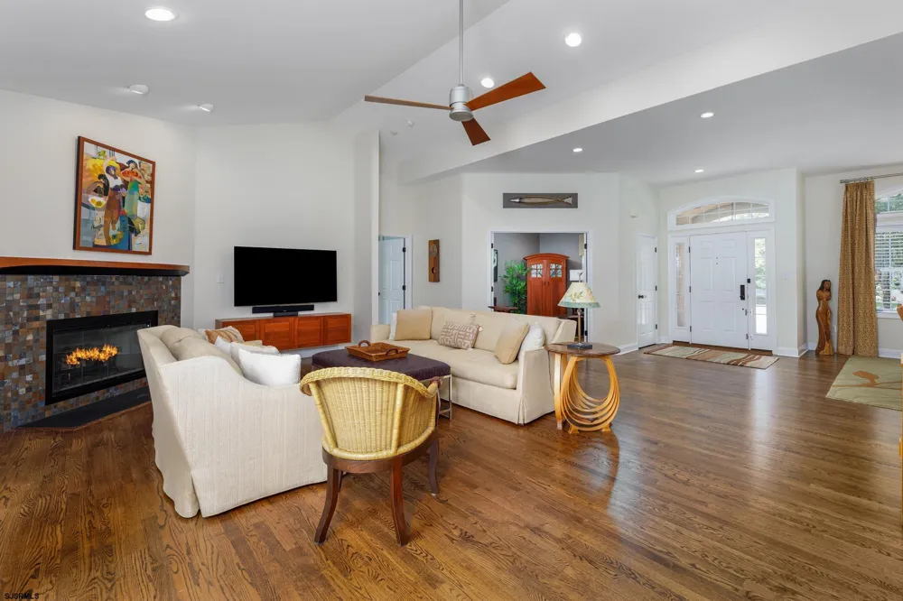 20 Pebble Beach Dr Egg Harbor Township, NJ 08234