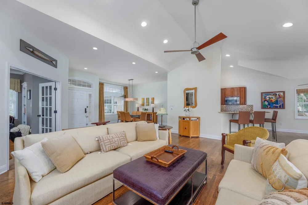 20 Pebble Beach Dr Egg Harbor Township, NJ 08234