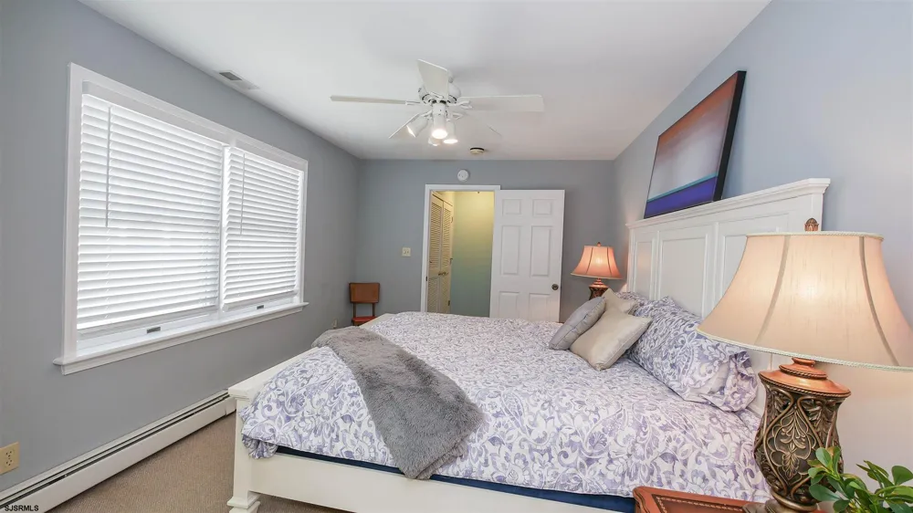 10 N Adams Ave Margate, NJ 08402