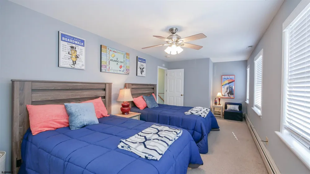 10 N Adams Ave Margate, NJ 08402
