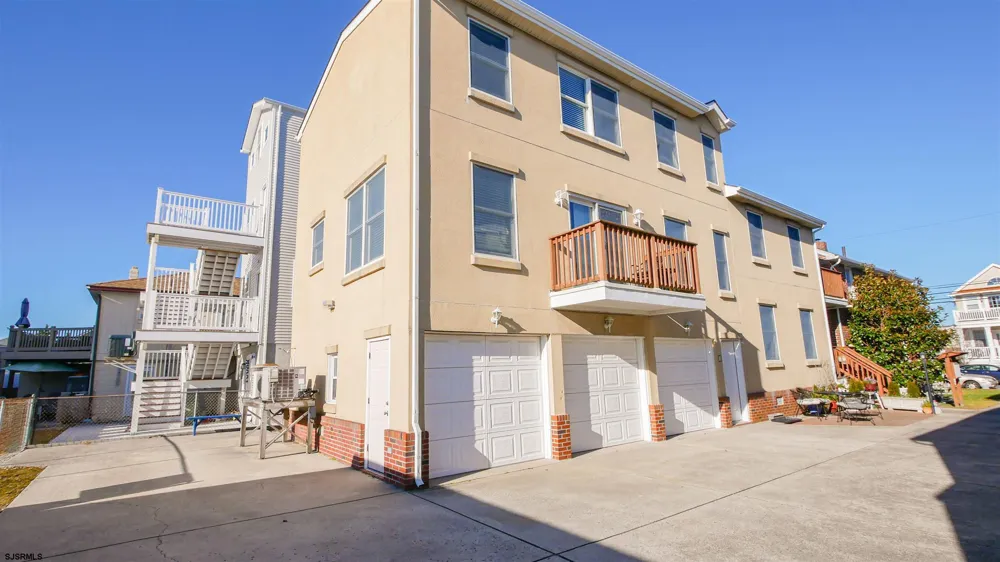 10 N Adams Ave Margate, NJ 08402