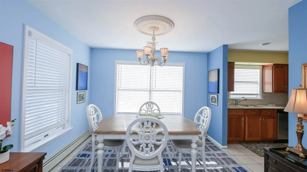 10 N Adams Ave Margate, NJ 08402