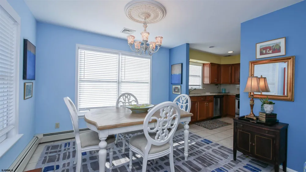 10 N Adams Ave Margate, NJ 08402