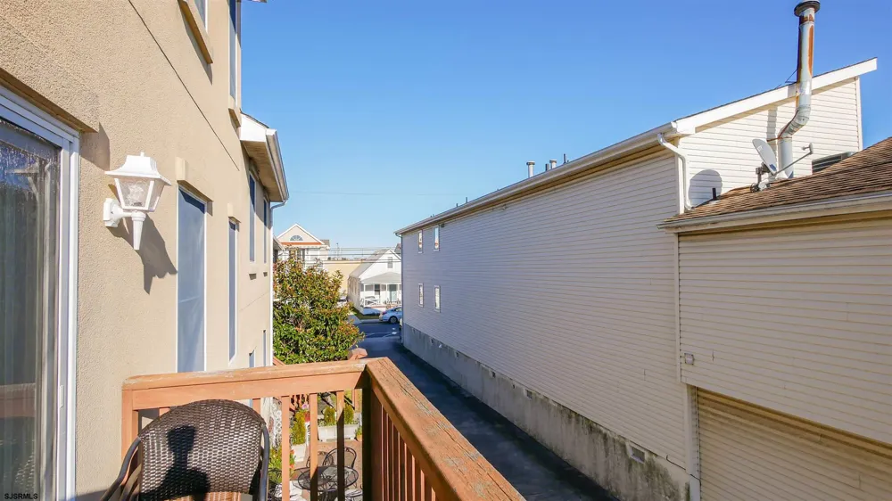10 N Adams Ave Margate, NJ 08402
