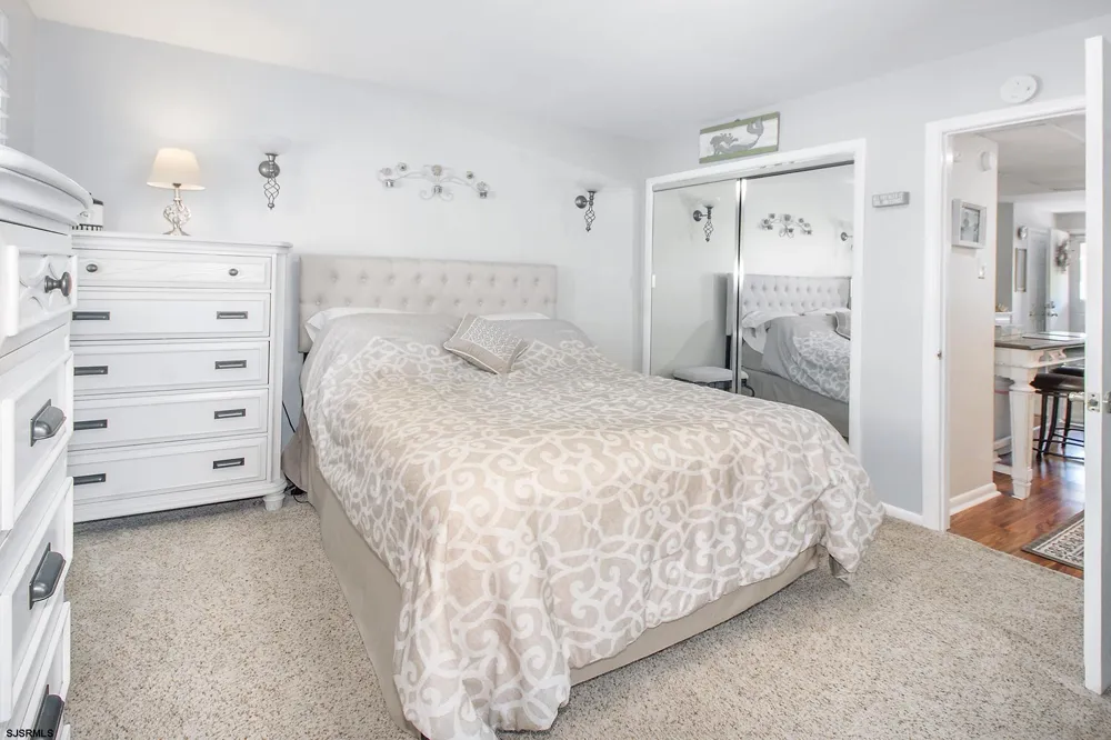 130 N Adams Ave Margate, NJ 08402