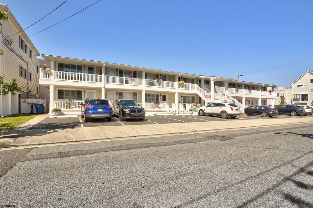 130 N Adams Ave Margate, NJ 08402