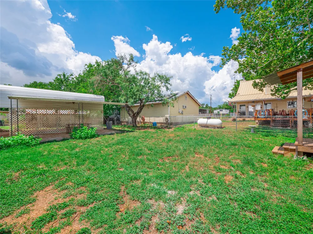 109 Elizabeth Drive Spicewood, TX 78669