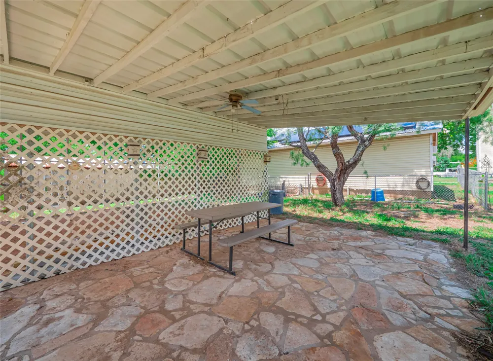 109 Elizabeth Drive Spicewood, TX 78669