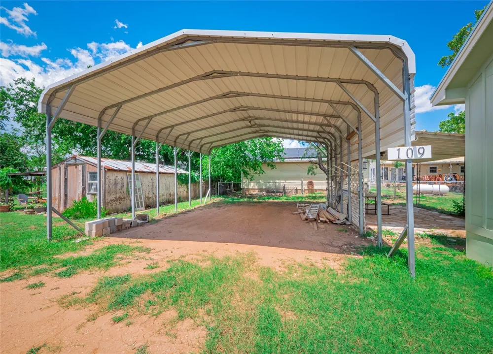 109 Elizabeth Drive Spicewood, TX 78669