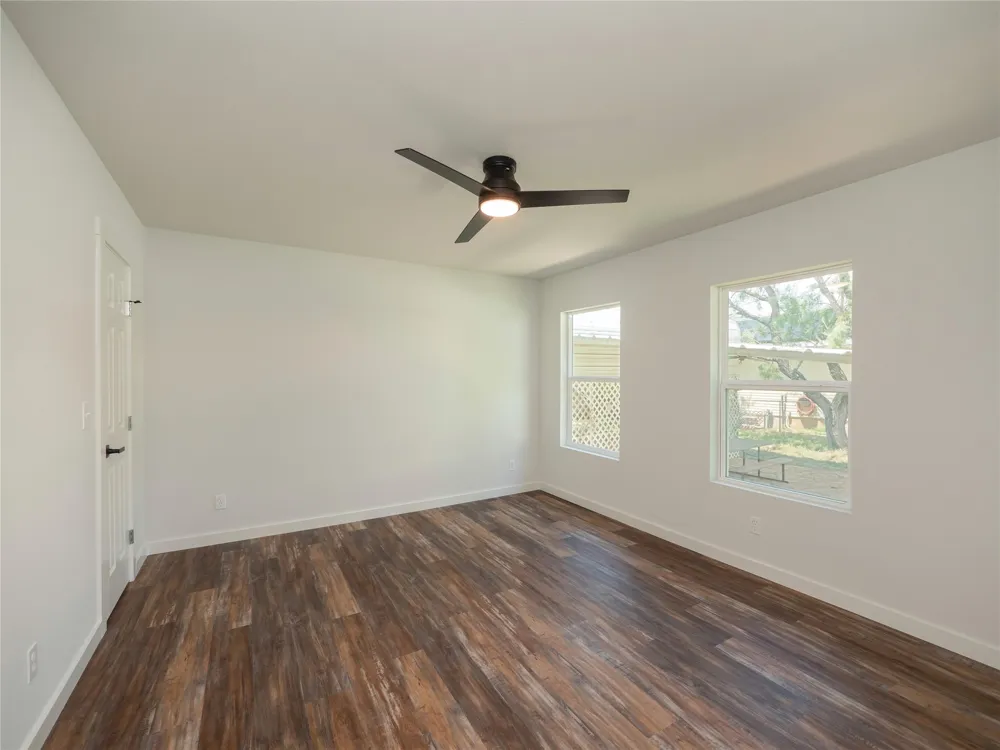 109 Elizabeth Drive Spicewood, TX 78669
