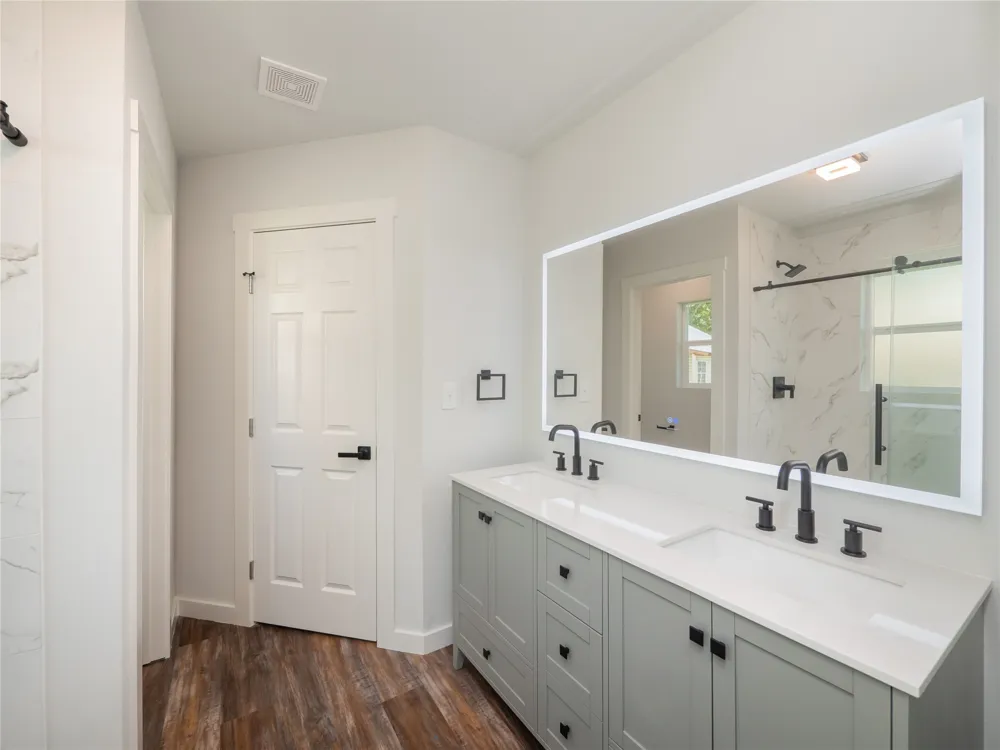 109 Elizabeth Drive Spicewood, TX 78669
