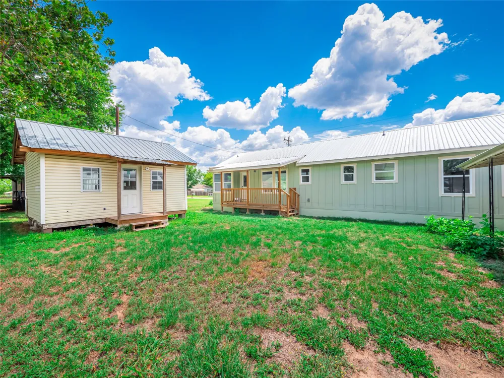 109 Elizabeth Drive Spicewood, TX 78669
