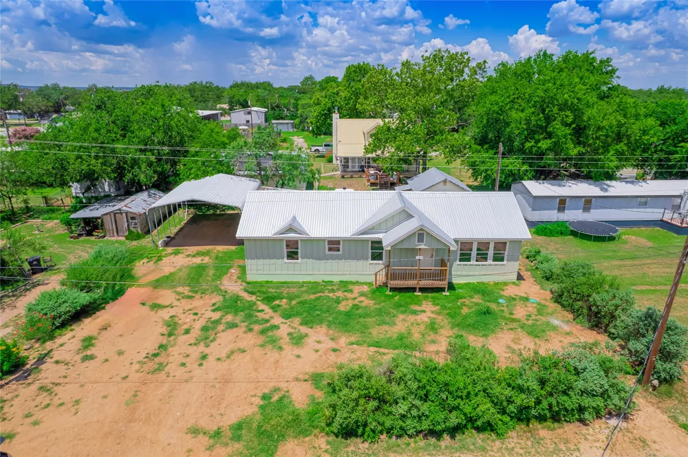 109 Elizabeth Drive Spicewood, TX 78669
