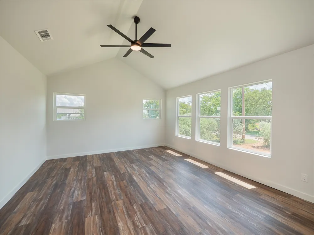 109 Elizabeth Drive Spicewood, TX 78669