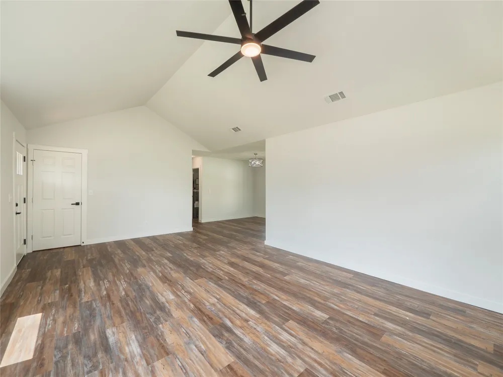 109 Elizabeth Drive Spicewood, TX 78669