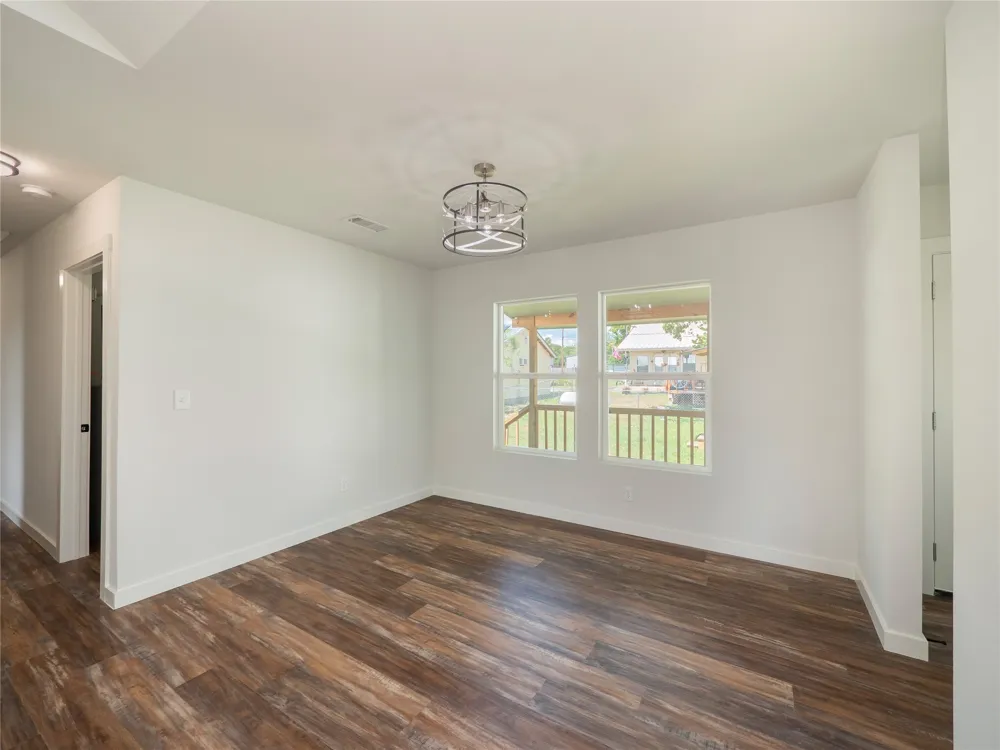 109 Elizabeth Drive Spicewood, TX 78669