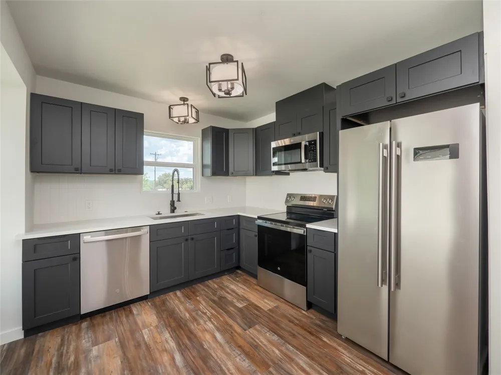 109 Elizabeth Drive Spicewood, TX 78669