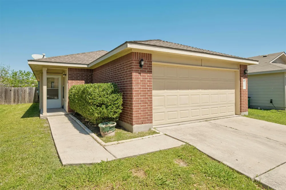 12524 Sky Harbor Drive Del Valle, TX 78617