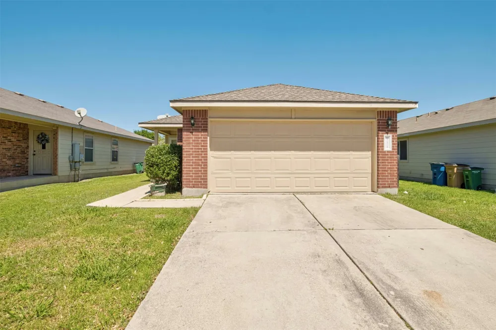 12524 Sky Harbor Drive Del Valle, TX 78617