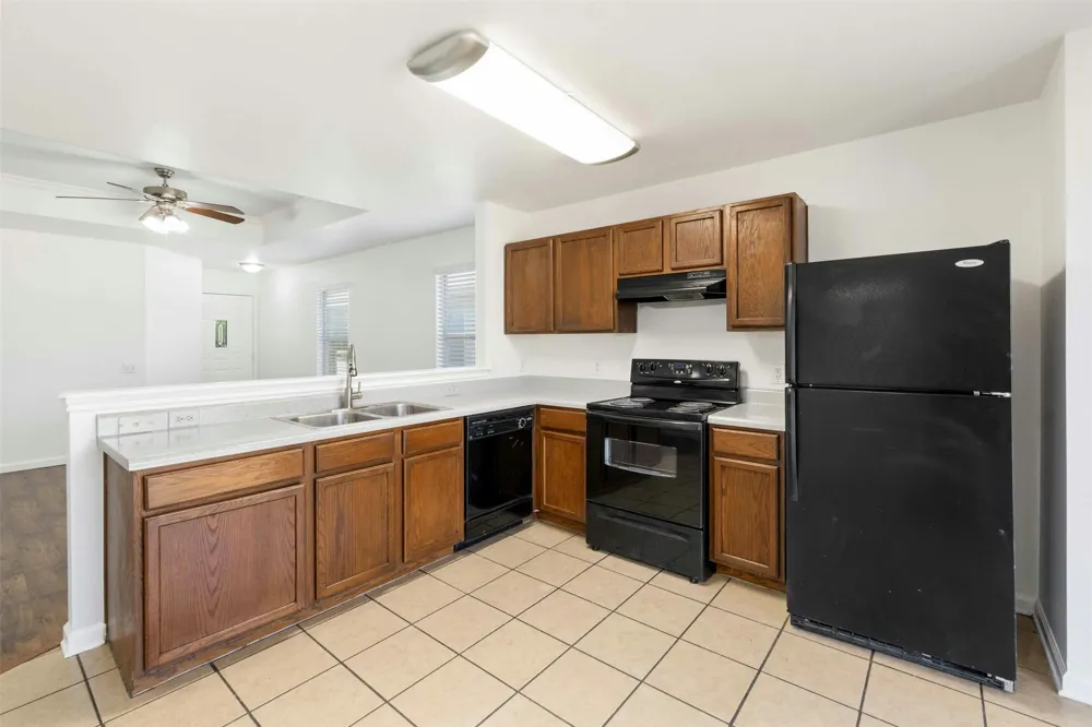 12524 Sky Harbor Drive Del Valle, TX 78617