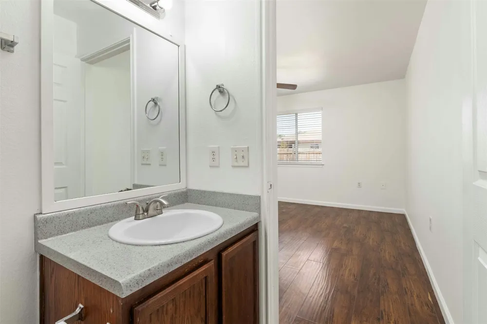 12524 Sky Harbor Drive Del Valle, TX 78617