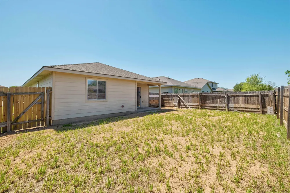 12524 Sky Harbor Drive Del Valle, TX 78617